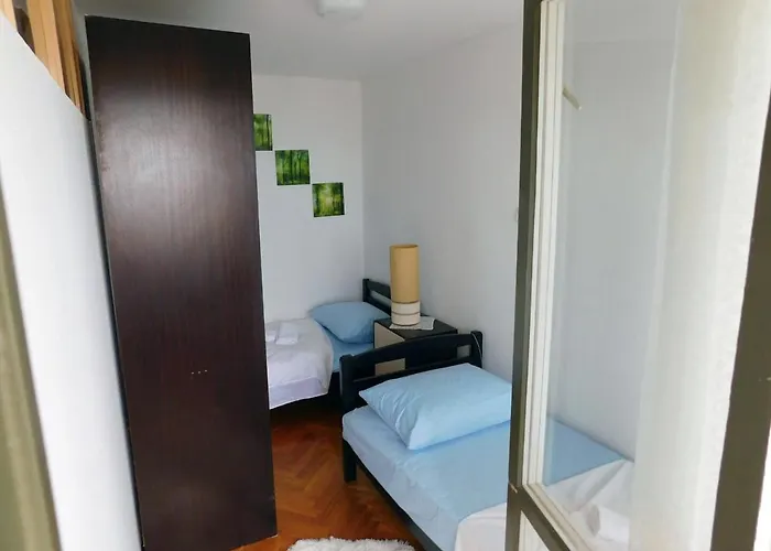 With Wifi - 13305 Apartament